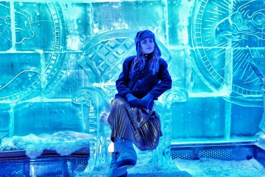 کافیشاپ برفی