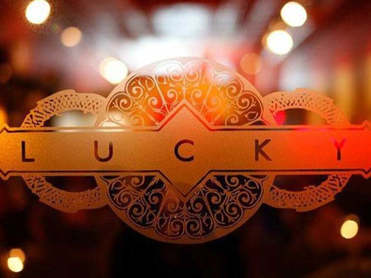 گردونه شانس توی رستوران