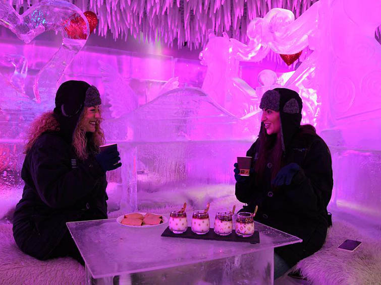  کافی شاپ برفی