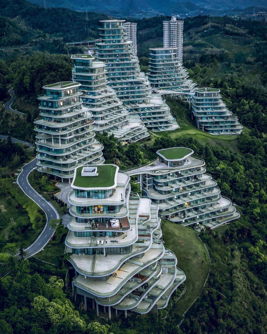 هتل در کوهستان